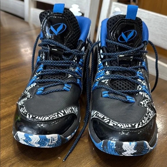 Vitike Boy’s Black and Blue High-Top Sneakers with Patterned Midsole